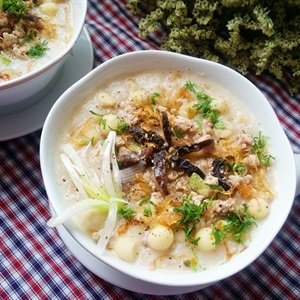 Cháo hạt sen thịt bằm