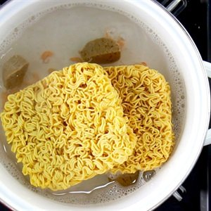 Mì trộn muối ớt