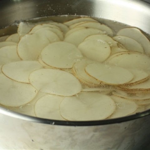 Snack khoai tây chiên giòn rụm