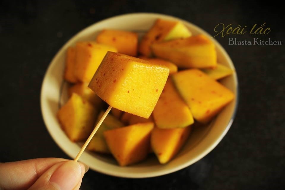 Cách làm xoài lắc ngon giòn khiến bạn phải thích mê Cách làm xoài lắc ngon giòn khiến bạn phải thích mê